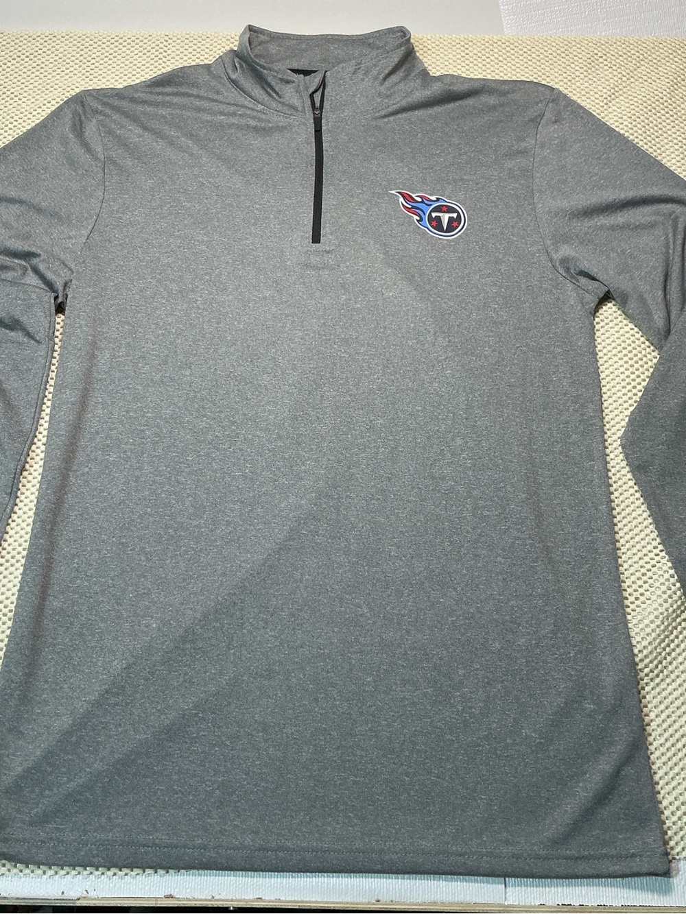 NFL Team Apparel Tennessee Titans Men’s M Gray Quarter Zip Pullover